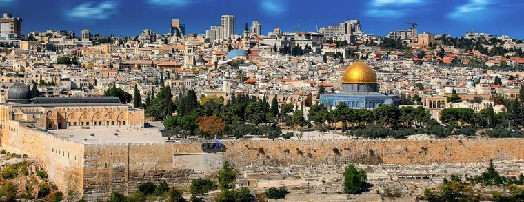 נוף העיר העתיקה בירושלים, לעמוד כספומט ביטקוין בירושלים